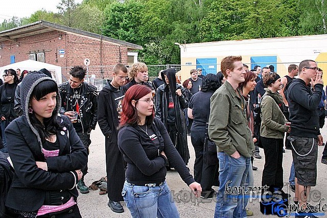 versus dark barbecue 012